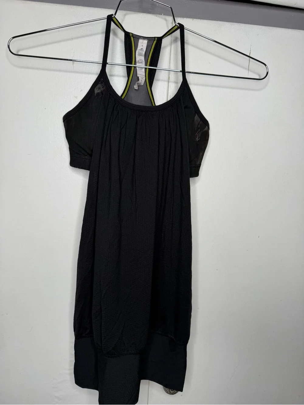 Lululemon C.Y.B. Tank size 4 built in sports bra lot of 7